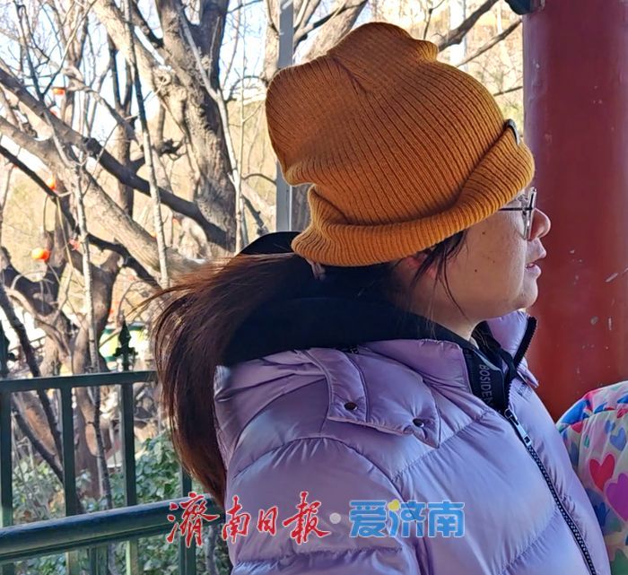 一年四季 泉在济南丨最低气温-10摄氏度 泉水浴场内上演冬泳“热”