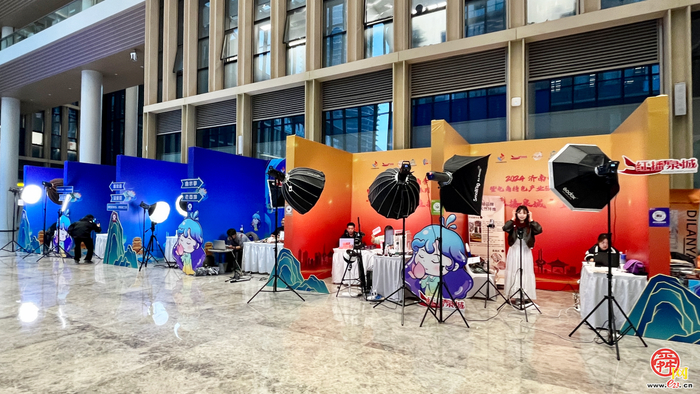 “爆款”不断！直播间掀起消费热潮，泉城好品齐聚2024济南电商季