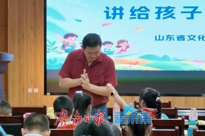  “七彩课堂”点亮暑期“爱伴童心”筑梦成长 我市举办外来务工人员子女暑期关爱活动