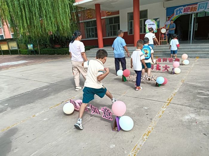 朱砂启智、祝福跨栏……商河县怀仁镇中心小学一年级入学新意满满