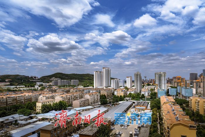 济南晴空再现，持续上演壮美云海景观