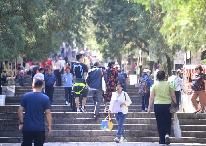 我们的节日·中秋｜登兹历山 悦享中秋