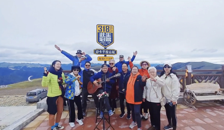 座椅宽敞还有电视，21天行程过万公里……济南21天进藏大巴火了