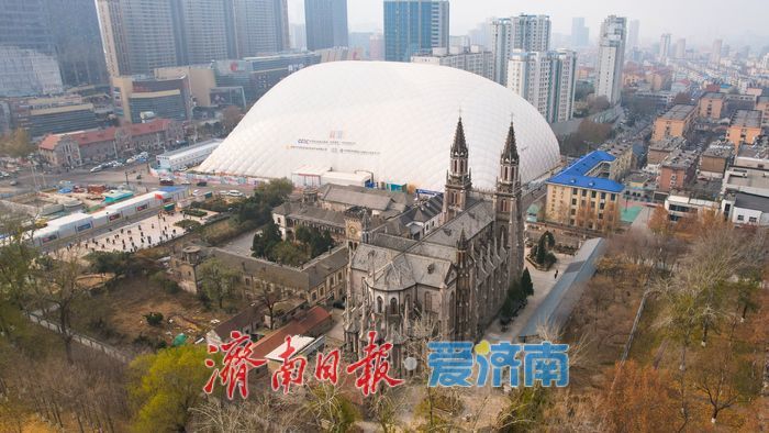 冬日洪楼教堂 尽显静谧之美