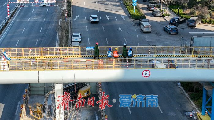 济南青岛路过街天桥主体完工，济南西部新城“空中通廊”雏形已现