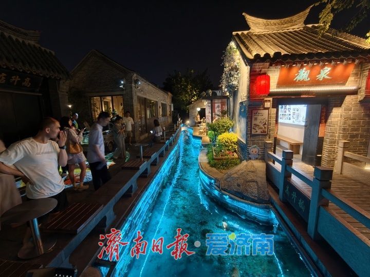 济南西更道街夜色如画，泉韵老街成夜游新地标