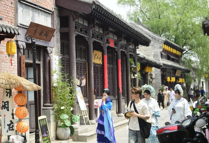 “泉”在济南过五一丨济南老街重装静待“五一”