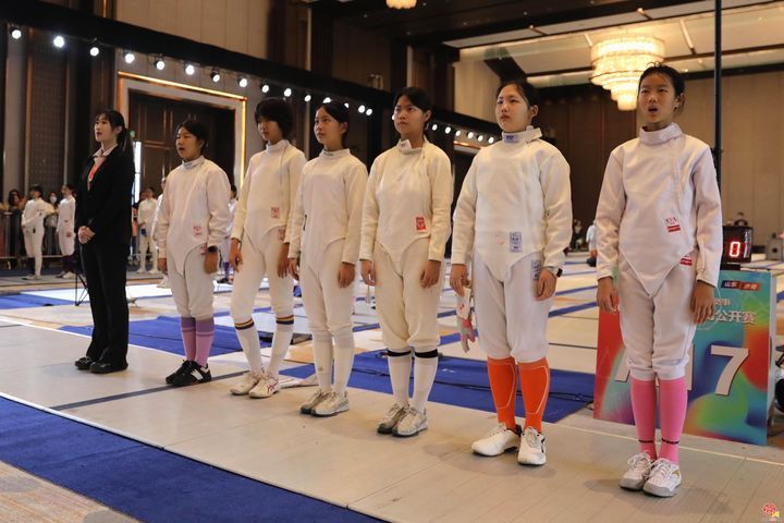 剑耀泉城 千剑逐梦！2025年济南市击剑公开赛盛大开幕