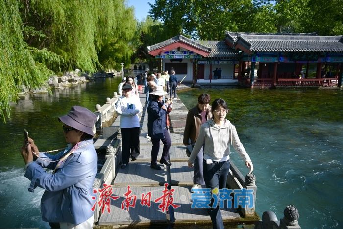 一年四季 泉在济南丨五泉齐涌如梅绽，清照故里韵悠长