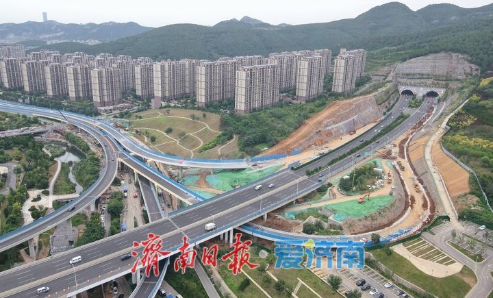 冲刺月底建成通车，二环南快速路龙鼎立交新建匝道桥建设快马加鞭