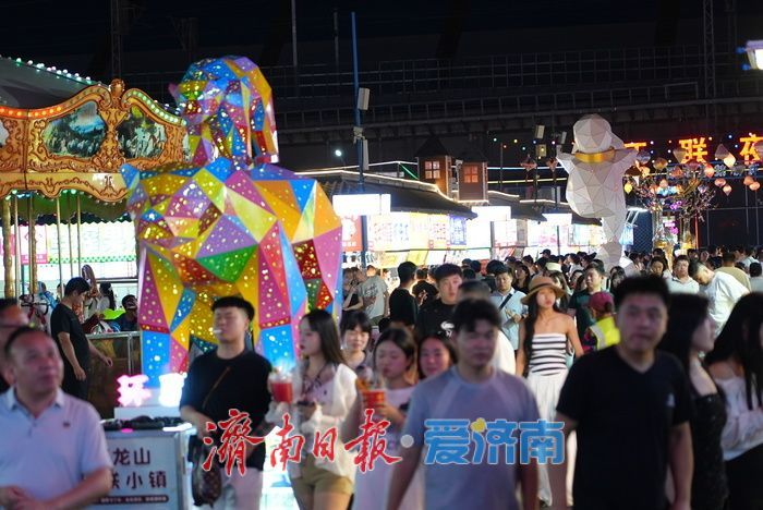 一年四季 泉在济南丨越夜越精彩！升腾烟火气让泉城夜经济持续升温