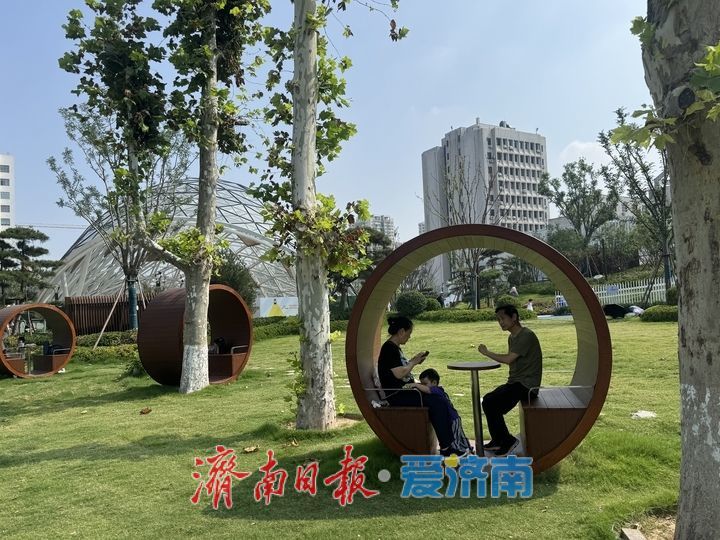 槐苑文化体育公园开放人气高涨 市民乐享夏日休闲时光