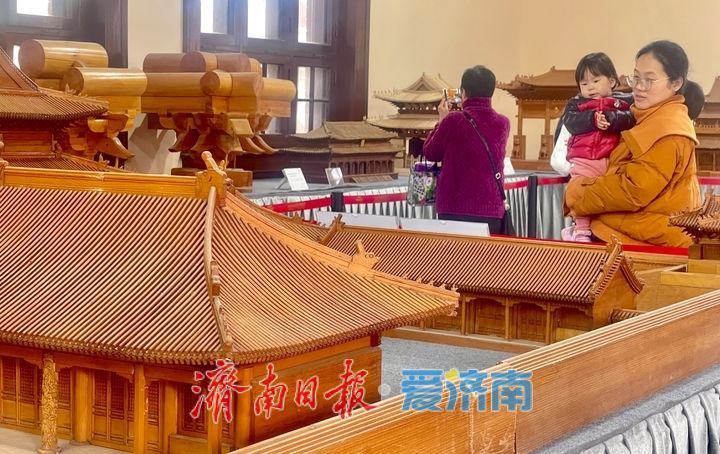 济南上新街“构木成室”古建模型展 全榫卯木作重现千年经典