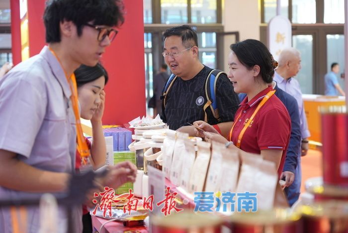 第十届中华老字号(山东)博览会人气高涨