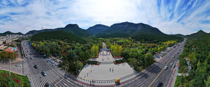 金秋染林间 佛慧山景区秋色引客来