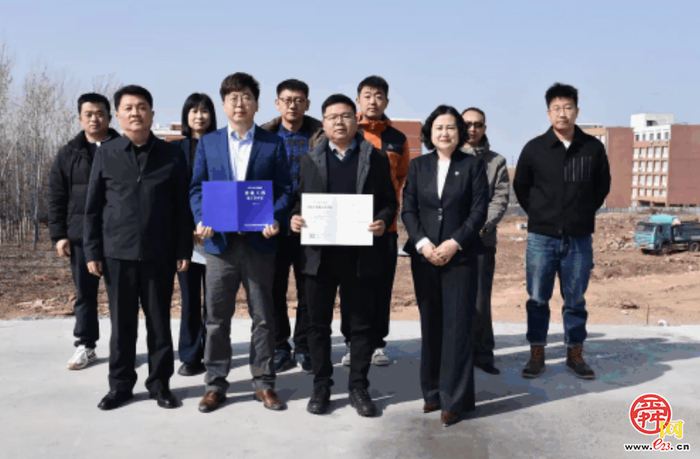 窗口搬到店门口 证照送到手心里 章丘区政务“轻骑兵”跑出“泉心服务”加速度