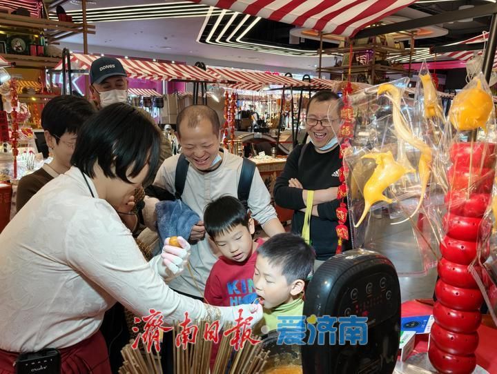 新春市集火爆登场，市民乐享文化盛宴