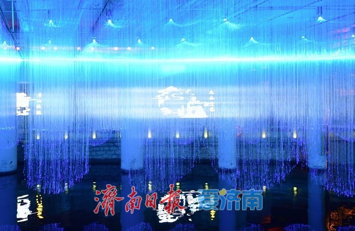 青龙桥下星河落，泉城夜色添新韵