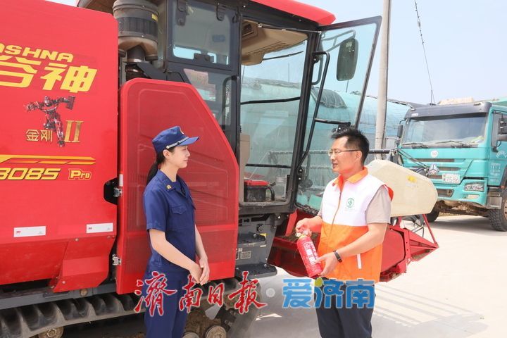 筑牢夏收防线，济南消防“麦”力守护