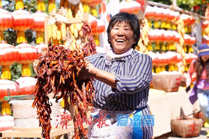 九顶塔赶秋节启幕 盛装鼓乐庆丰收