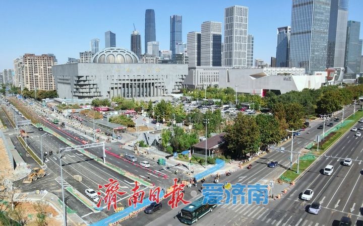 沥青摊铺、交通标识线就绪，济南泺邑路改造东侧路面临时放开非机动车通行