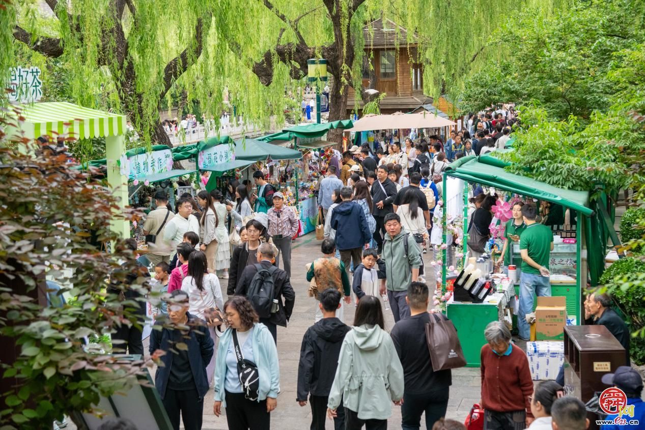泉城文旅热度拉满 天下第一泉风景区三日迎客90.06万人次