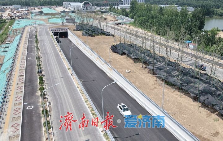 完成隧道全域沥青铺设，济南黄岗路黄河隧道主体路面全面成型