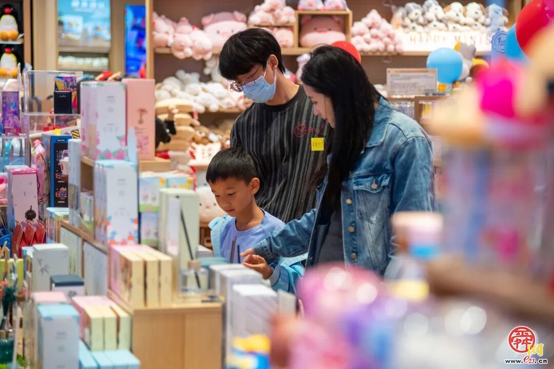 大明湖啤酒交易所来了！品牌业态焕新，五一假期解锁湖畔新玩法