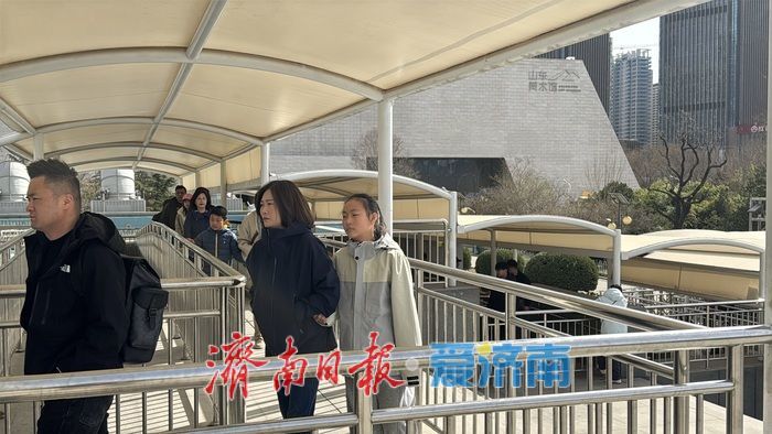 泉在济南过大年丨假期尾声“文化热”不减 山东博物馆门前排长队