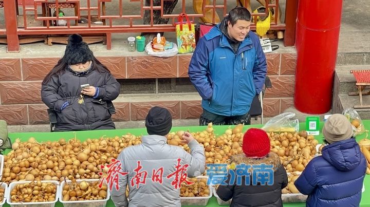 一年四季 泉在济南丨文化市场市民淘宝年味渐浓