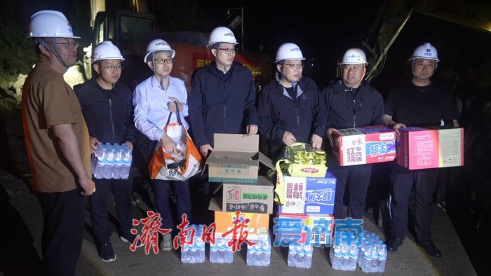 济南港九路工程正加班加点赶工