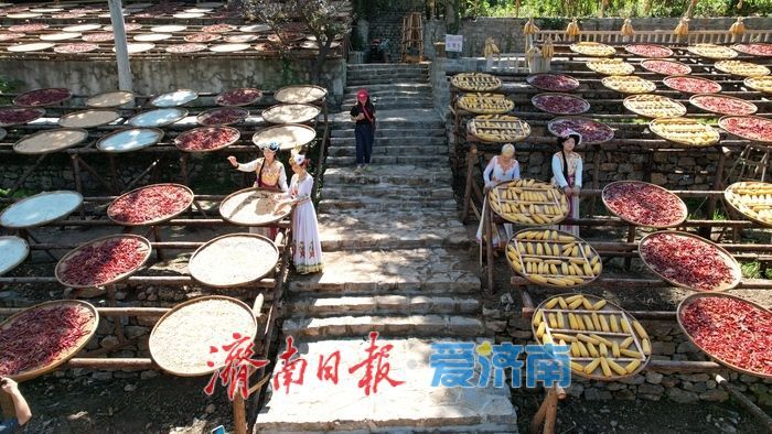 九顶塔赶秋节启幕 盛装鼓乐庆丰收