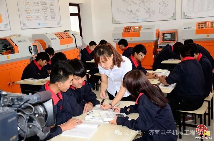 双师风采的卓越践行者——记济南电子机械工程学校纪红云