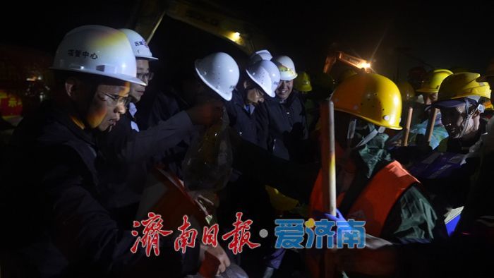 济南港九路工程正加班加点赶工