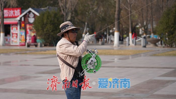 泉城春日的天空，被风筝 “承包” 了