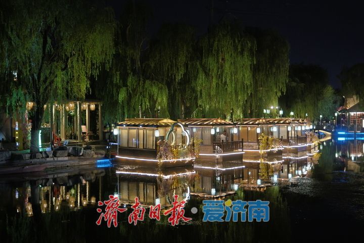 泉灯相映 明府城夜景氛围感拉满