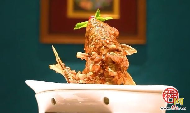 【AI典故新说・劳动最光荣】从庖丁解牛到创意鲁菜，崔志强执味蕾之笔绘鲁味膳美