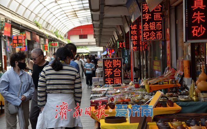一年四季 泉在济南丨清明假期英雄山文化市场迎旅游热潮 文化赏春与多元体验受青睐