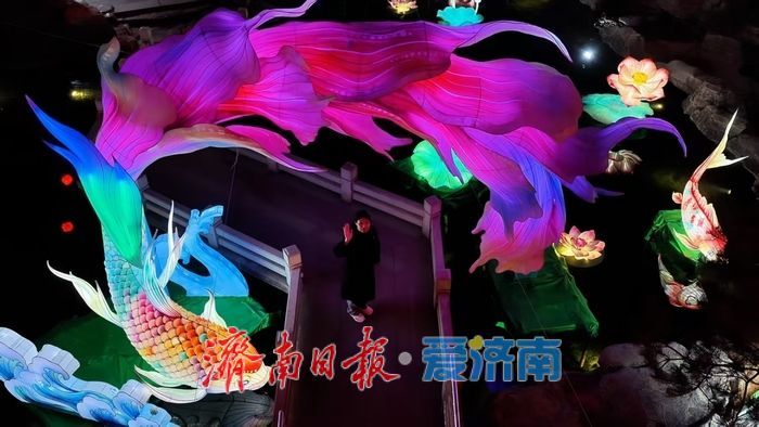 一年四季 泉在济南｜华灯初上耀泉城，第四十五届天下第一泉迎春花灯会试灯亮相