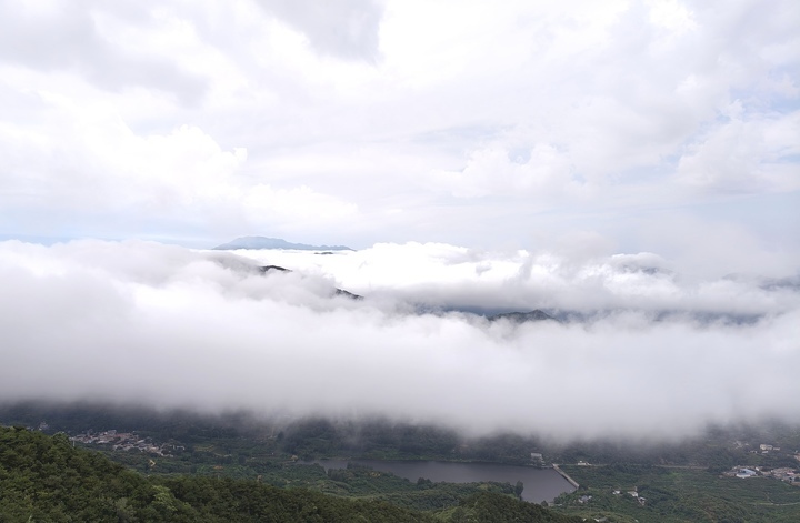 雨后跑马岭再现云海奇观