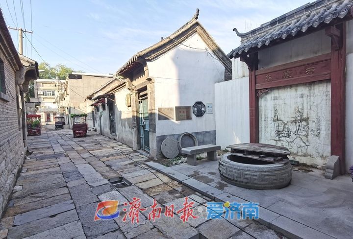 铺设青石板路增添古朴风韵