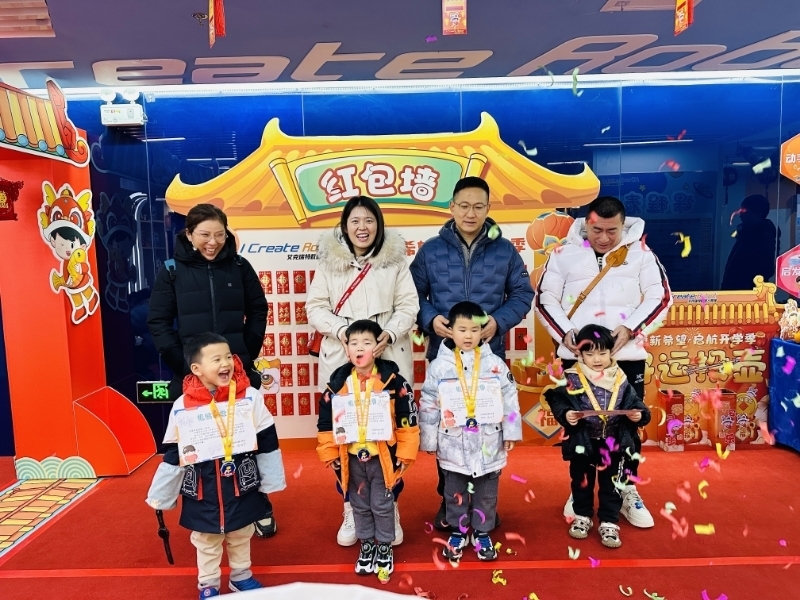 展会招商出效果，主动让利受欢迎，“济南造”教育机器人开足马力向未来