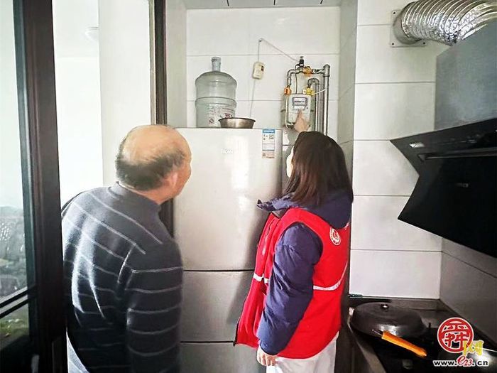 温情涌动暖民心 章丘区绣惠街道绣城社区开展学雷锋日志愿服务活动