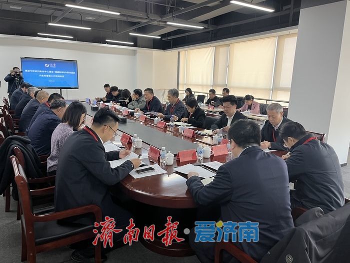 市政协开展月度商量——为中欧班列集结中心建设汇智聚力