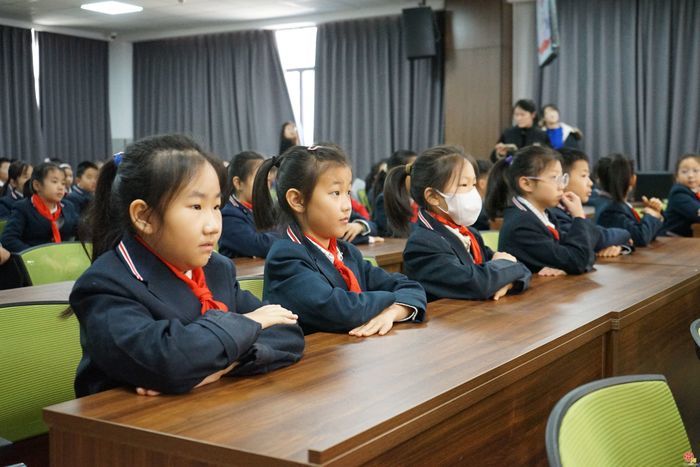 宪法之光点亮童年 法治种子播撒心田——济南市历下区玖玺小学开展宪法日教育活动