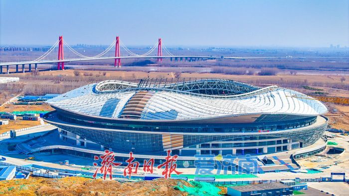 项目强省会｜黄河岸边的绿色智慧：足球场戴上“柔光罩”年省电费数百万