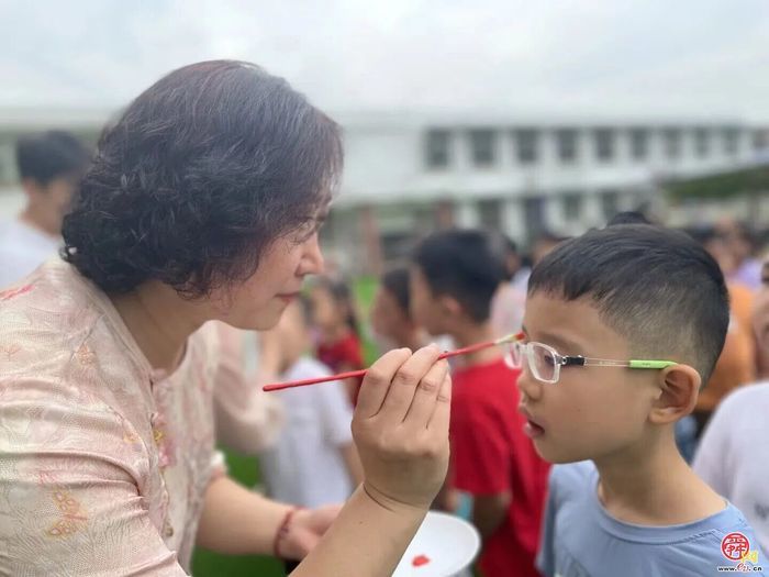 开笔启智 礼润童心——济南市北苑小学迎新活动