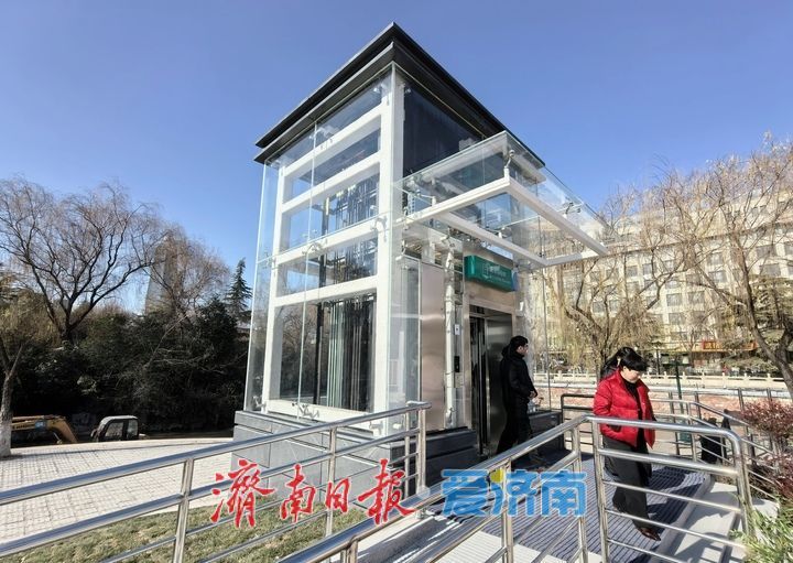项目强省会｜通行更便捷，趵突泉南路人行过街通道垂直电梯启用