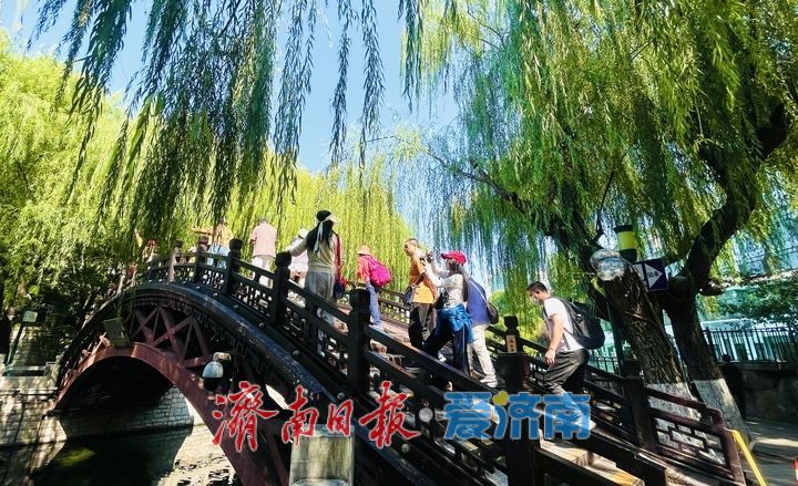节后错峰游 泉畔亲泉热