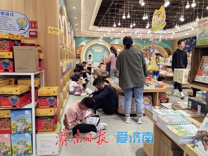 书香浸润周末亲子时光